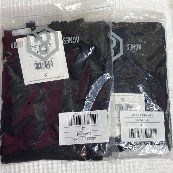 XS Leggings & Capri Bundle - Picture 2 of 4